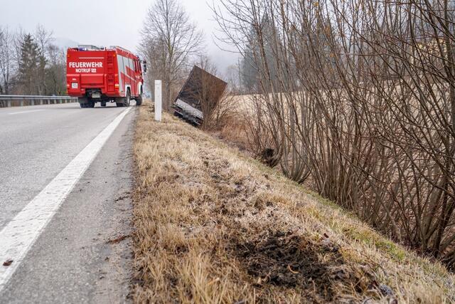 Ein Kleintransporter musste in Lunz am See geborgen werden. | Foto: Doku NÖ