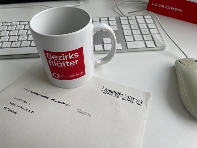 Der HIV-Testbescheid der Aidshilfe Salzburg. Sollte das Untersuchungsergebnis "Positiv" sein, würde man ein Blutbild anordnen und den betroffenen Menschen mit diesem Ergebnis nicht alleine lassen.  | Foto: sm