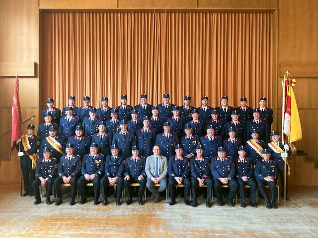 Gruppenfoto 2022: Die Kameraden der FF Radenthein mit Bürgermeister Radentheins Michael Maier | Foto: FF Radenthein