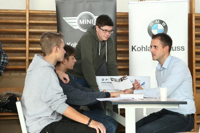 Bei den Lehrlingscastings kommen Jugendliche und Lehrbetriebe in direkten Gesprächskontakt. | Foto: Wirtschaftskammer / Lexi