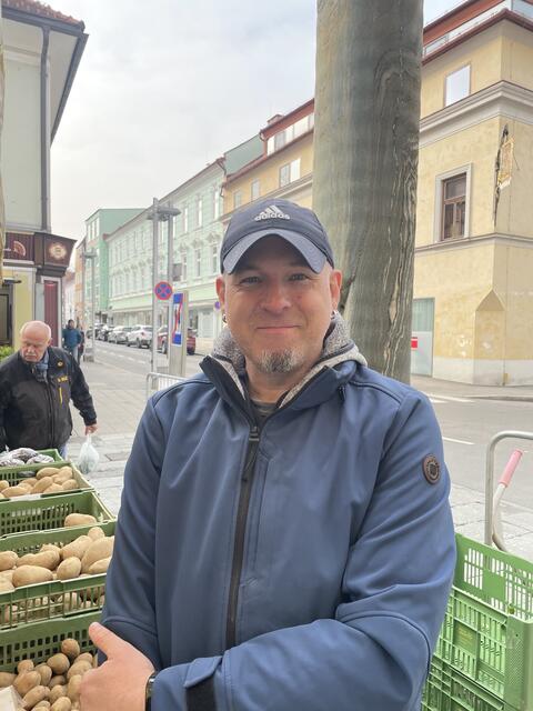 Helmut Sundl aus Straden schmerzen vor allem die hohen Treibstoffpreise. | Foto: Vanessa Gruber