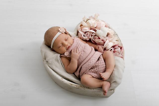 Lara Pernhofer, Geboren: 19.02.2022, Eltern: Lisa Graf und Patrick Pernhofer aus Naas, Gewicht: 3340 g, Größe: 51 cm | Foto: Claudia Gehring