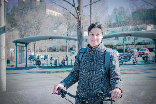 Bezirksvorsteherin Astrid Wlach (Grüne) setzt sich in Mariatrost für Begegnungszonen und einen Ausbau der Geh- und Radwege ein. | Foto: MeinBezirk