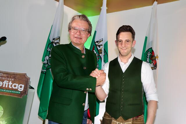 Gemeinsam politisch unterwegs: JVP-Landesobmann LAbg. Lukas Schnitzer und Landesrat Christopher Drexler.
 | Foto: Alfred Mayer