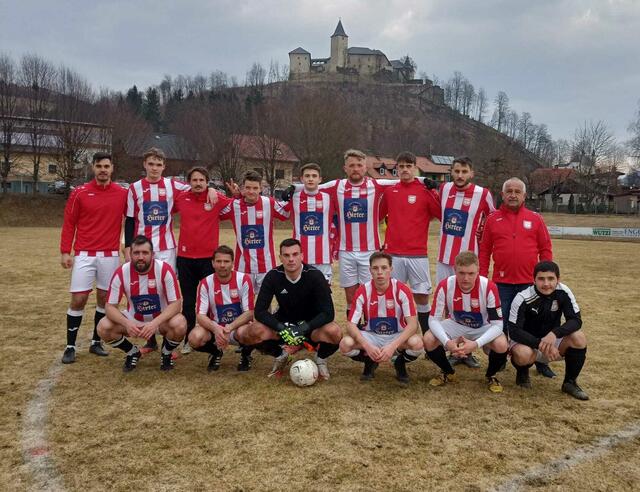 Die Mannschaft des SV Straßburg konnte die Partie gegen den ATSV Wolfsberg knapp mit 2:1 für sich entscheiden | Foto: FB SV Straßburg
