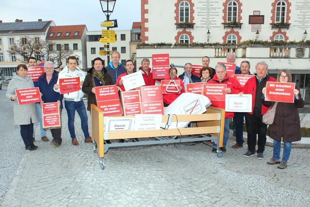 Gabriele Koller, Thomas Flicker, Harald Hofbauer, Josef Kern, Andreas Hitz, Kurt Lobenschuß, Thomas Pfabigan, Christian Hutecek, Michaela Schön, Thomas Miksch, Manuel Farthofer, Martina Litschauer, Karl Czudly | Foto: Thomas Widhalm/SPNÖ