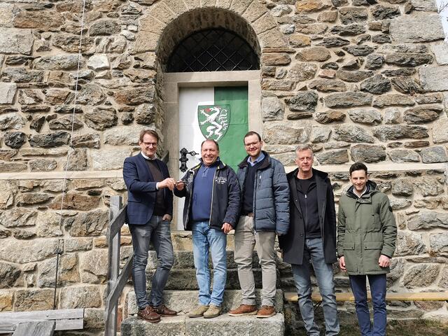 Der neue Ringwarte Rastplatzl-Pächter Andreas Ikerna wurde von Gemeindevertretern rund um Bgm. Marcus Martschitsch willkommen geheißen. | Foto: KK