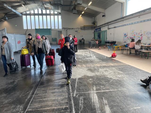 Kommen und Gehen im Flüchtlingsquartier | Foto: BRS