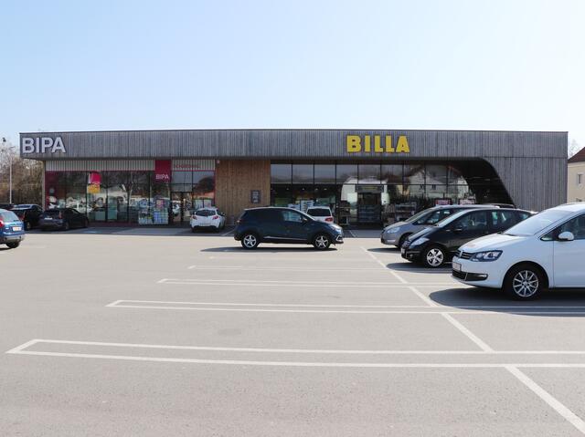 Die Rewe Group plant in Münzkirchen die Errichtung eines Billa sowie einer Bipa-Filiale – hier zu sehen die Filialen in Schärding. | Foto: Bachmayer/BRS