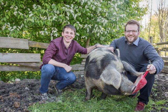 Micha Brandtner und Bruder Lukas Beiglböck verwirklichten 2016 ihre Idee eines Online-Handels mit Produkten heimischer Landwirte. | Foto: Juliana Rauchenberger