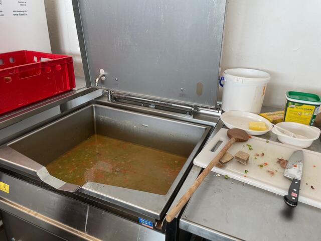 Frisch zubereitete Rindsuppe  | Foto: BRS