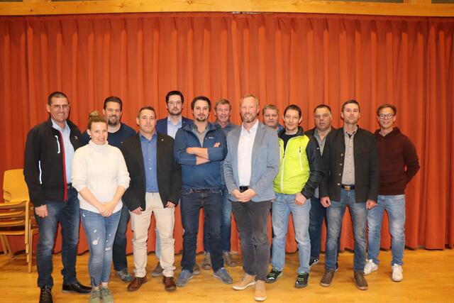 Konstituierende Sitzung am 18. März im Gemeindesaal: Der neue Schönwieser Gemeinderat mit Bgm. Reinhard Raggl. | Foto: Othmar Kolp
