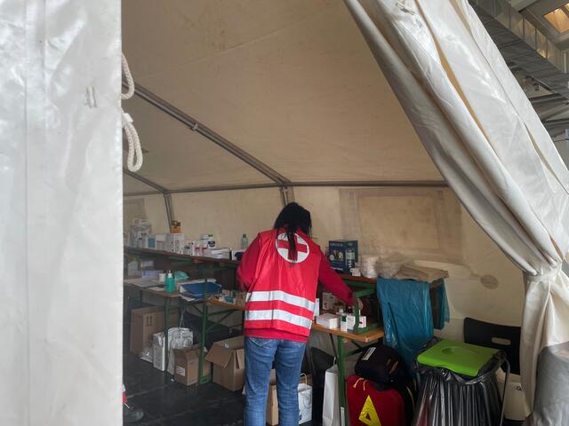 Vorratszelt mit Medikamenten und Einsatzgerät | Foto: BRS