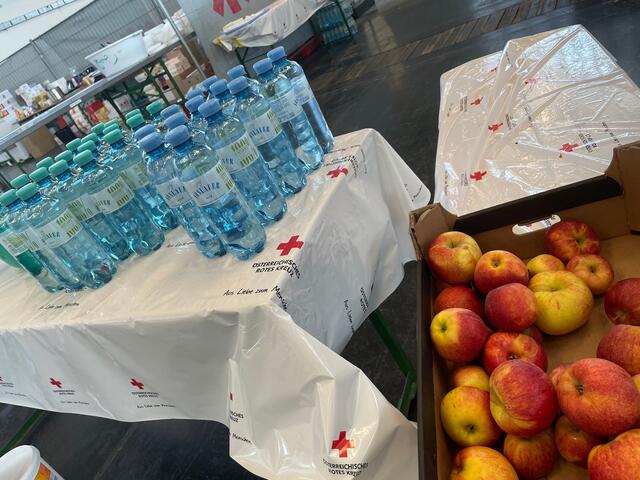 Immer griffbereit: Frisches Obst und Getränke | Foto: BRS