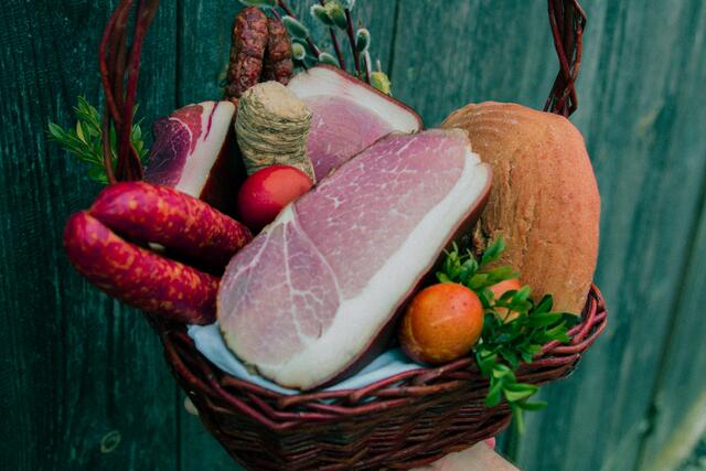 Per Mausklick zu haben: Bio-Leckereien für die Osterjause. | Foto: Bettina Handl