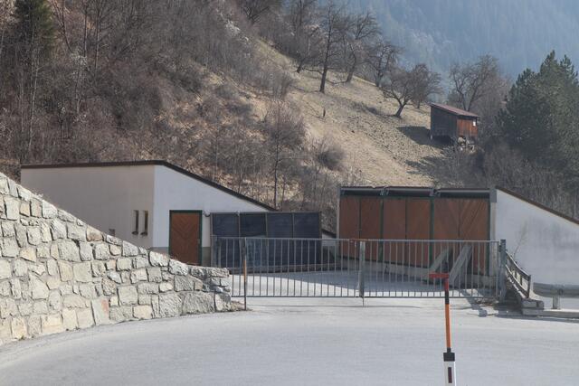 Im Zuge des Ausbaus der ersten Kehre auf der Pillerstraße verbreitert die Gemeinde Fließ die Zufahrt zum Recyclinghof. | Foto: Othmar Kolp