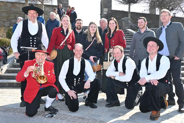 Traditionen wurden am Josefitag in St. Leonhard am Walde gelebt: die Zimmerer der Firma Wallmüller kamen in der Berufstracht zum Josefifest. | Foto: eisenstrasse.info