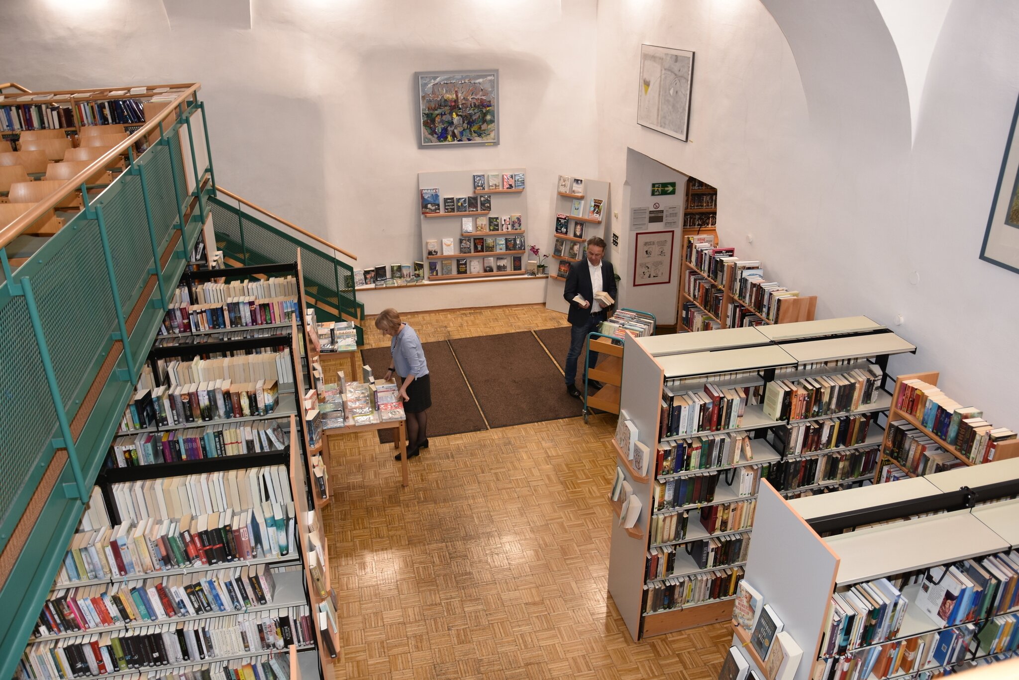 Achtung: Neue Öffnungszeiten in der Stadtbücherei Hall - Hall-Rum