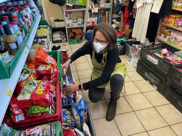 Gabriele Novak vom Vinzimarkt Deutschlandsberg freut sich über jede Spende.  | Foto: Katrin Löschnig