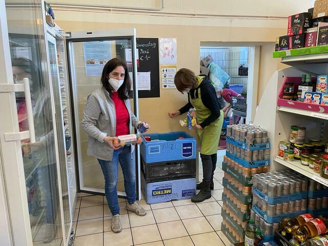 Monika Dengg und Gabriele Novak sind bereit, vielen Menschen aus der Ukraine zu helfen.  | Foto: Katrin Löschnig