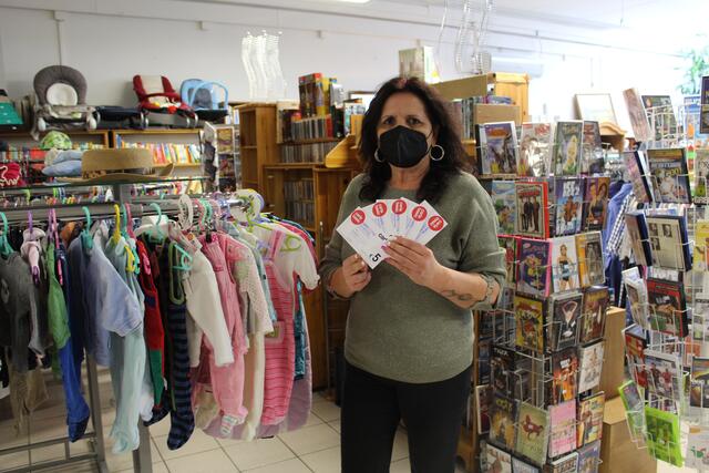 Im Carla-Laden können Ukraine-Flüchtlinge mit basic-Gutscheinen einkaufen.  | Foto: Katrin Löschnig