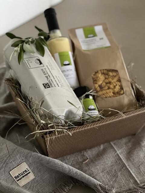 Aus Panorama Eiern werden auch Nudeln und Eierlikör gemacht.  | Foto: Panorama Ei