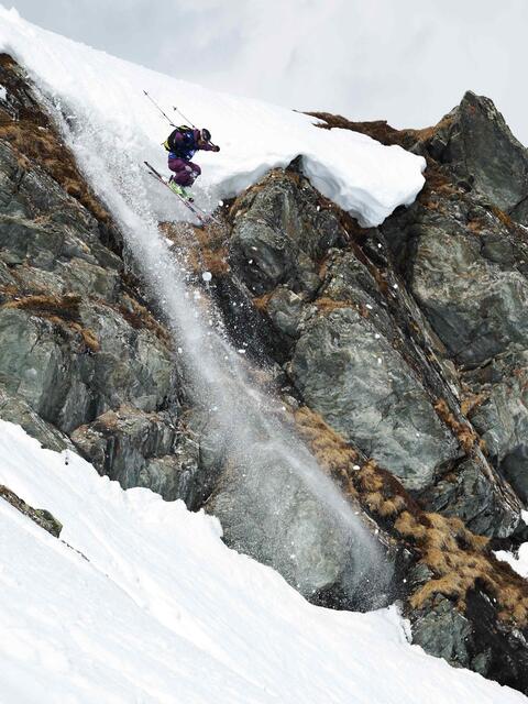 Ein waghalsiges Unterfangen, dem sich die Riderinnen und Rider hier unterziehen – ob sie immer ganz genau wissen was sie erwartet? | Foto: X Over Ride