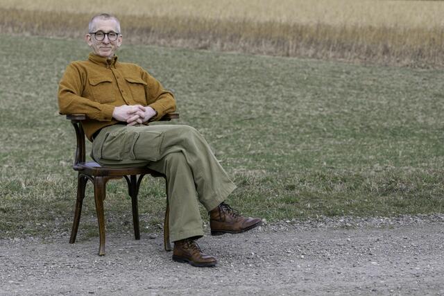 In seinem 13. Programm „So und anders – eine abendfüllende Abschweifung“ ergeht sich „Gehirnakrobat“ Gunkl in ausschweifenden Gedankenexperimenten, die beim Publikum wohliges Kopfweh auslösen. | Foto: Robert Peres