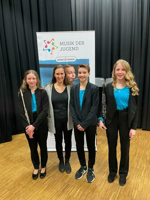 "QuerKlarVier": Verena Angermair, Lisa Penninger, Viktoria Fürst, Linda Gittmaier (v. l.) erspielten gleich beim ersten Antreten den ersten Platz. | Foto: LMS Neumarkt