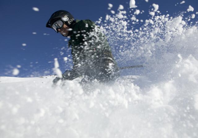 Im Skizentrum St. Jakob kam es zu einer Kollision zwischen zwei Skifahrern. Während einer nur leicht verletzt wurde, musste der andere mit dem Hubschrauber in das Krankenhaus nach Innsbruck geflogen werden. | Foto: Symbolbild Archiv