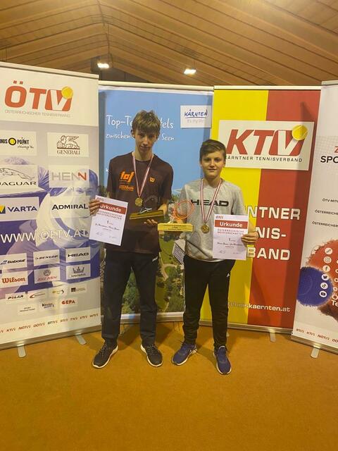 Österreichische U14-Doppelmeister: taf-Spieler JAN HEMETZBERGER (l.) &amp; FLORIAN ZIMMER (r.) | Foto: taf-tennis