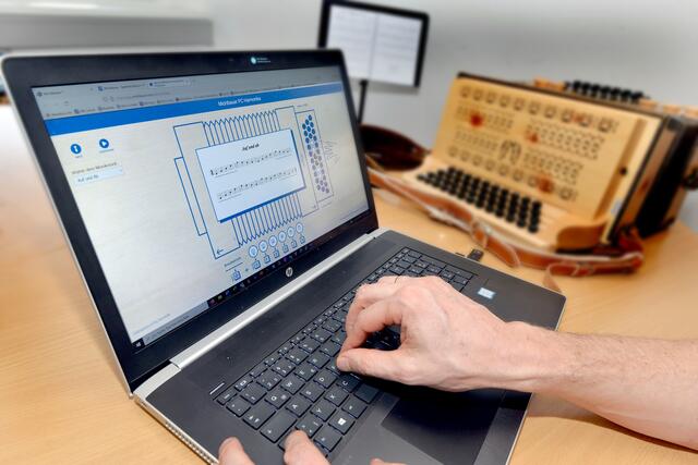 So sieht die virtuelle Harmonika aus, der man sofort am eigenen Computer erste Töne entlocken kann. | Foto: Michlbauer/Ehrenreich