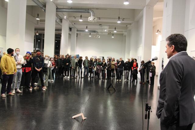 Kulturreferent Michael Mehsner führte in die Ausstellung ein. | Foto: WOCHE