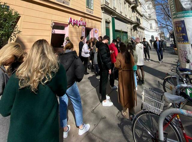 Die Eröffnung von Apapika in der Praterstraße 19 stieß auf große Nachfrage. | Foto: Apapika