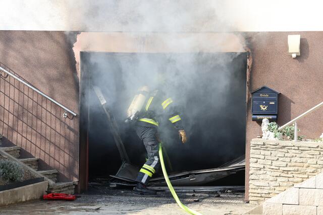 Die Feuerwehren konnten den Brand rasch löschen. | Foto: Team Fotokerschi.at/Draxler &amp; SChartner &amp; Schaffer