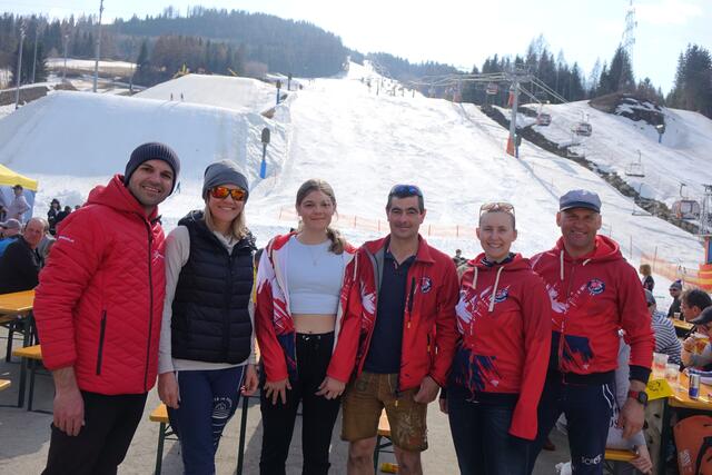 Die Sieger unseres Gewinnspieles: Stefan Verderber mit Natascha Horn, Tamara Kogler, Markus Kogler, Theresa Staubmann und Reinhold Staubmann.