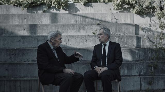 Überlebender Dušan Stefančič im Dialog mit Bundespräsident Alexander Van der Bellen. | Foto: BrightFilms