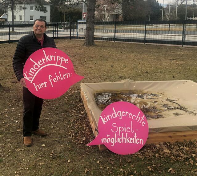Eduard Posch (NEOS) fordert kindgerechte Spielmöglichkeiten. | Foto: NEOS Pinkafeld