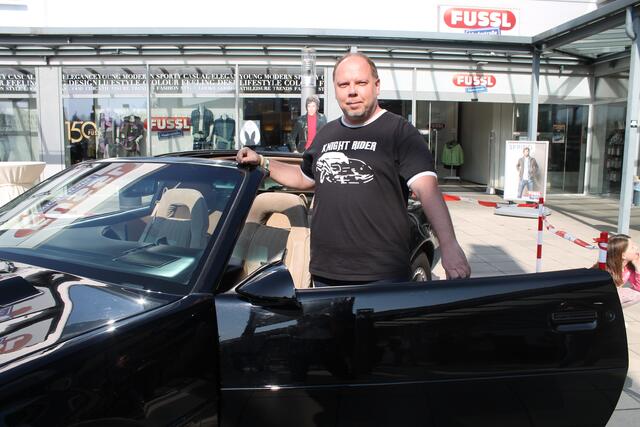 Ein echter Fan - Ivansits Christian tauchte mit Knight Rider Merch auf | Foto: Jennifer Flechl