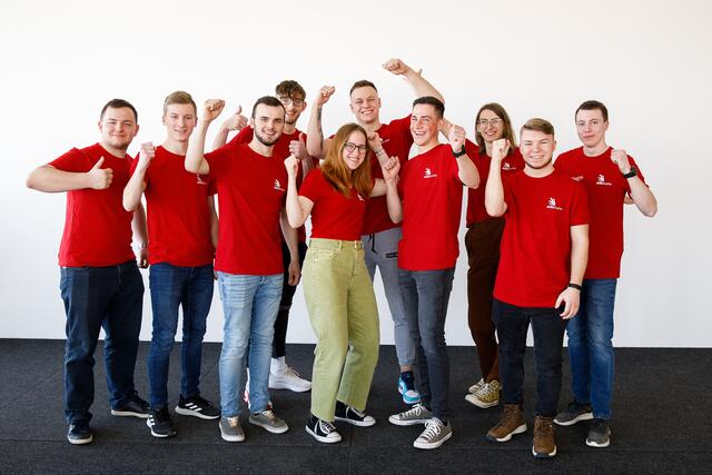 Elf junge Teilnehmer vertreten Niederösterreich: Florian Jambor (Industrie 4.0), Jakob Litschauer (Mechatronik), Alexander Gleiss (KFZ-Technik), Jonas Schulner (Betonbau), Carina Warisch (Hotel Rezeption), Matthias Haider (Stuckateur- und Trockenausbau), Oliver Waily (Betonbau), Nathalie Fehringer (Restaurantservice), Timon Schwarz (IT Netzwerk- und Systemadministration), Udo Gnadenberger (Möbeltischer)

Nicht am Foto: Gregor Litschauer (Mechatronik) | Foto: skillsaustria