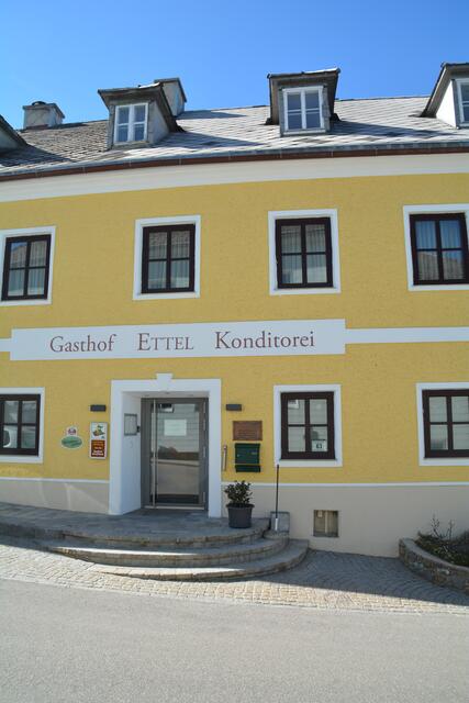 Der Gasthof Ettl in St. Leonhard am Walde ist vor allem für seine wohlschmeckenden Mehlspeisen bekannt. | Foto: Roland Mayr