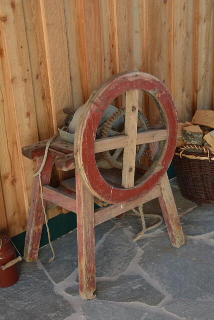 Das schöne Ferienhaus "Stein im Holz" wurde erst vor Kurzem eröffnet. | Foto: Roland Mayr