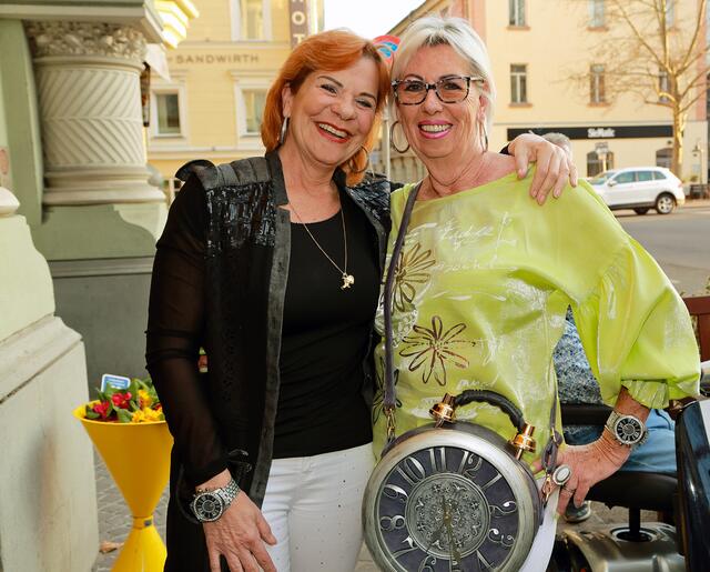 Freundinnen: Gaby und Iris | Foto: Roland Pössenbacher