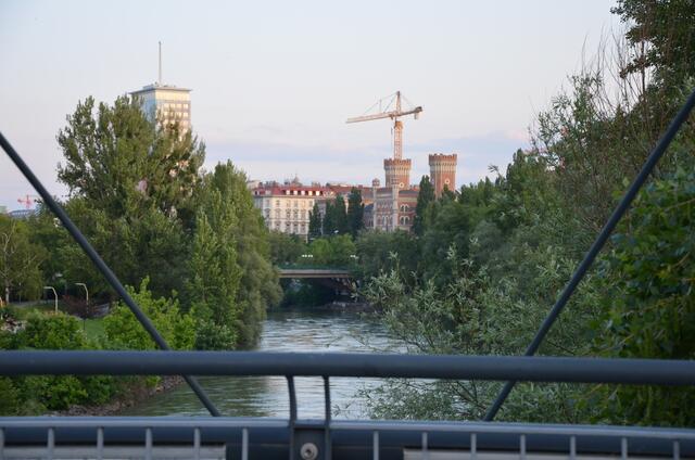 Ein Blick über den Donaukanal vom Alsergrund aus. | Foto: Isabella Klebinger