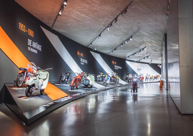 Zu Ostern gibt es in der KTM Motohall in Mattighofen spezielle Angebote wie Ausstellungsneuheiten und Eintrittsspecials. | Foto: KTM