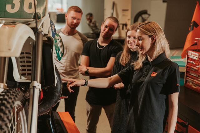 Am 9. und 14. April 2022 finden in der lebenden Werkstatt die Tech-Talks zum Thema Oldtimerrestauration und Motorradtechnik statt. | Foto: KTM