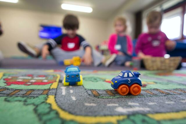 Neue Rollenbilder im Kindergarten ausarbeiten: Auch das kann Teil des "Gender Budgeting" sein. 
 | Foto: BBC Creative/Unsplash