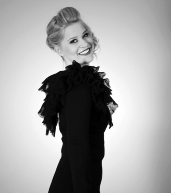 Sophie Melichar ist eine viel gefragte Sängerin. Nun wird sie unter den Bandnamen "Sophie e gli Amici  cantano" in Gföhl dabei sein. | Foto: Iris Camaa