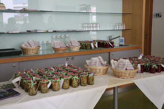 Die Fastensuppen gab es auch "to go". | Foto: Christoph Klausner