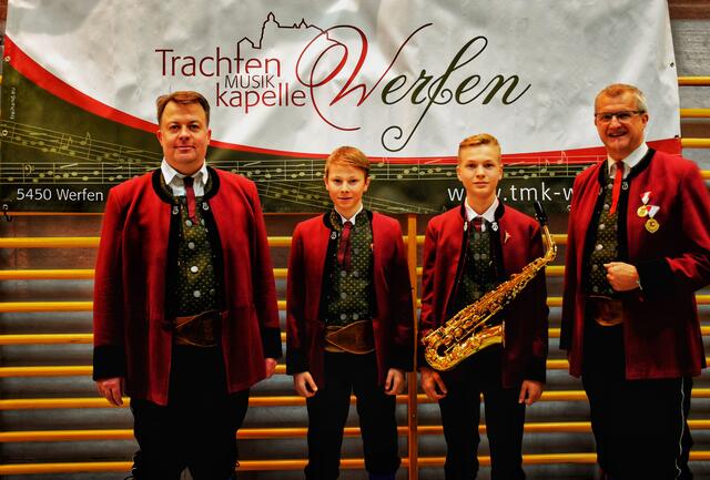 Die beiden Jungmusiker Anton Schmitzberger jun.  und Tobias Eisl. | Foto: TMK Werfen